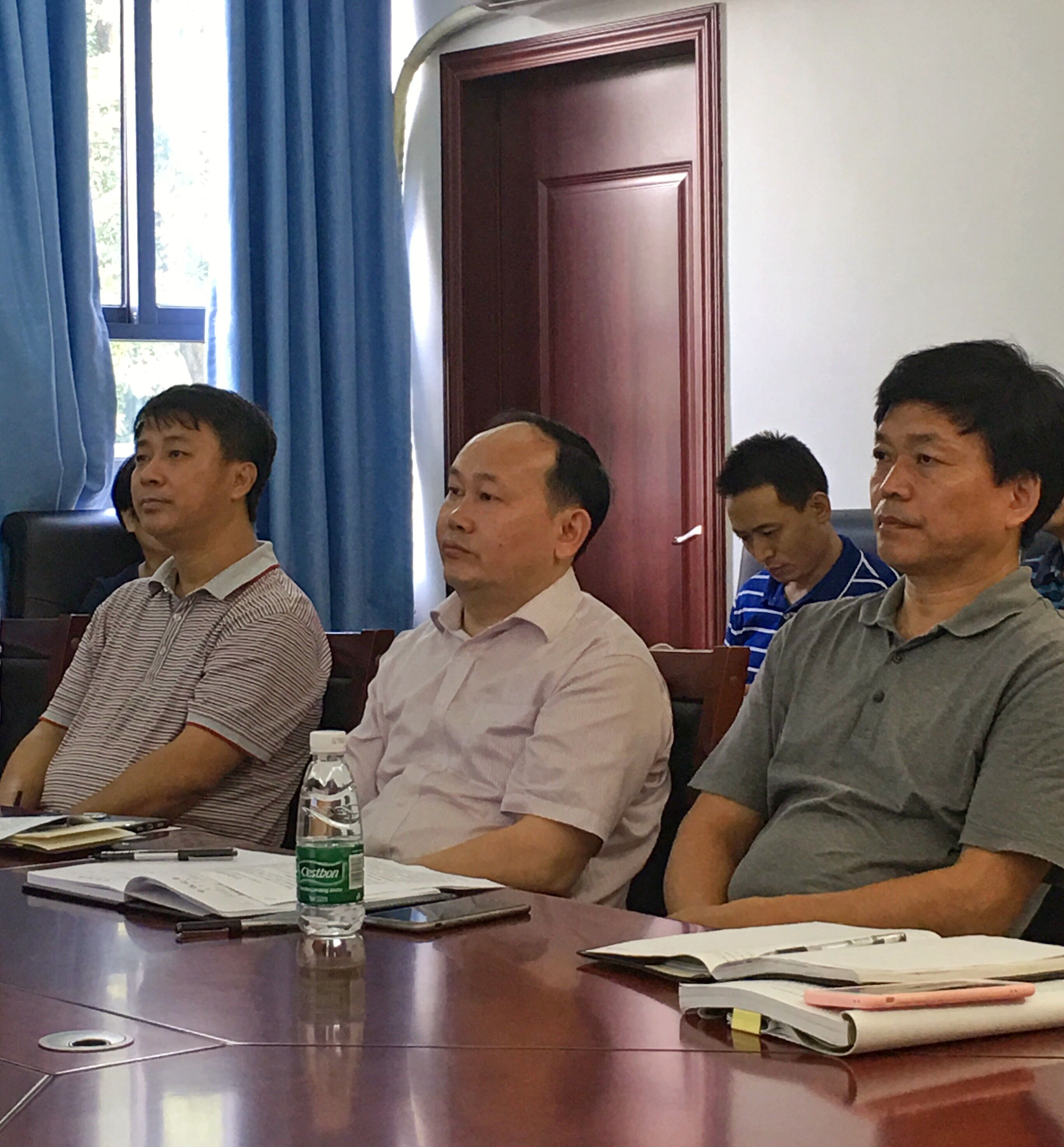 广外初中小学,副校长阳爱民(中)与v初中水决定党委常委升图片