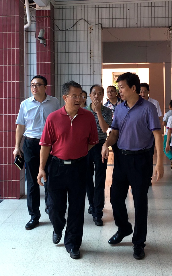 江西吉安市教育局一行来校参观考察