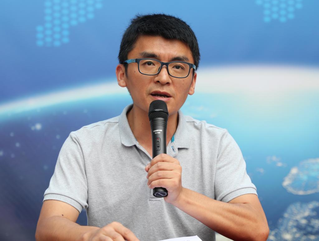 张晓鹏老总_张晓鹏油画(2)