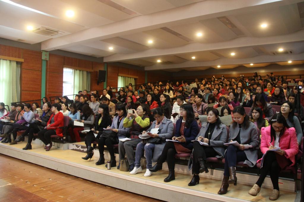 老师们在听课