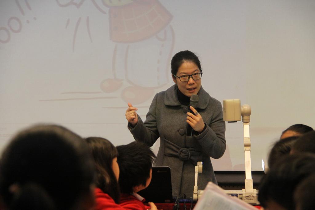 李林臻老师在上课